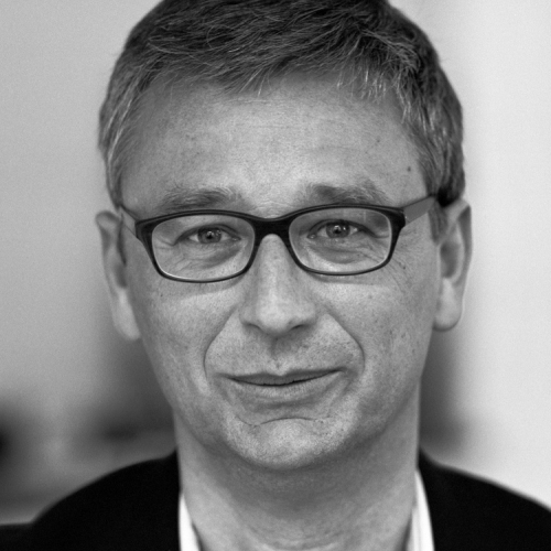 Profile picture for user Jonas Schweighauser